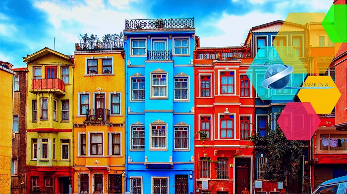 عکاسی در کنار خانه های رنگارنگ محله بالات استانبول ، زیما سفر